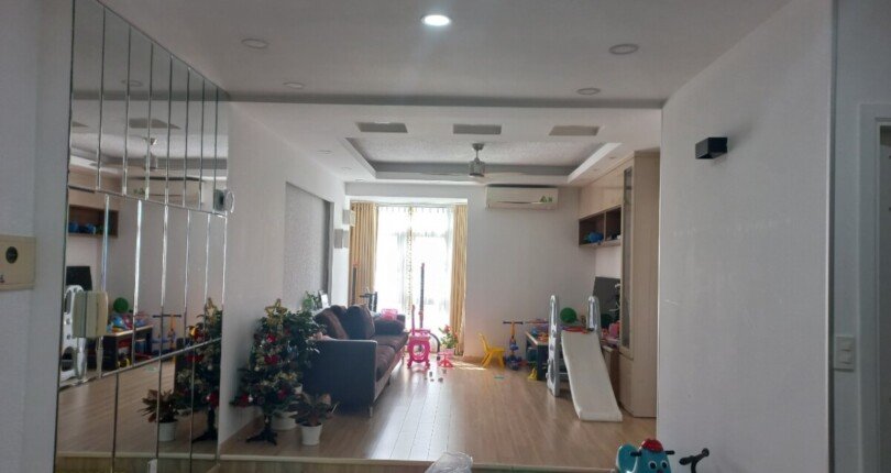 toan canh phong khach can ho ban 2 810x430 - Mua bán căn hộ Khu phố Sky Garden 2 Block 4b T7/2023 giá rẻ
