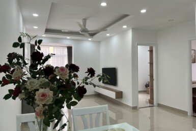 toan-canh-phong-khach-can-ho-ban