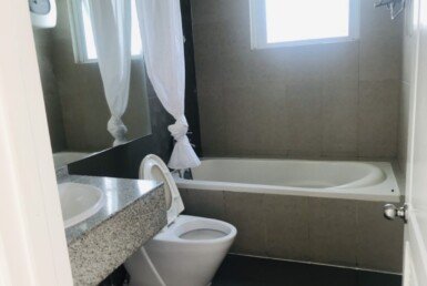 toilet-co-bon-tam-nam