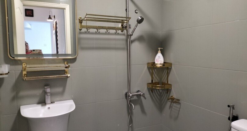 toilet trong can ho ban 810x430 - Mua bán Chung cư Park View Quận 7 T7/2023 giá rẻ