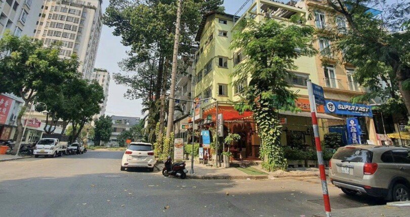 vi tri nha toa lac tren goc duong pham van nghi tan phong quan 7 810x430 - Bán gấp trong tháng nhà số R1.72 Khu phố Hưng Gia 2 góc đường Phạm Văn Nghị
