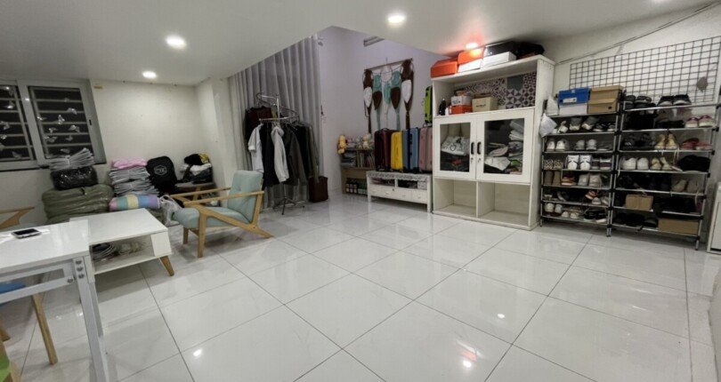 z4252962811407 bc6184c2e4e39a017c72a32bfb869c80 1 810x430 - Cần bán căn hộ Hưng Vượng 1, 2pn,2wc, giá 2,6 tỷ