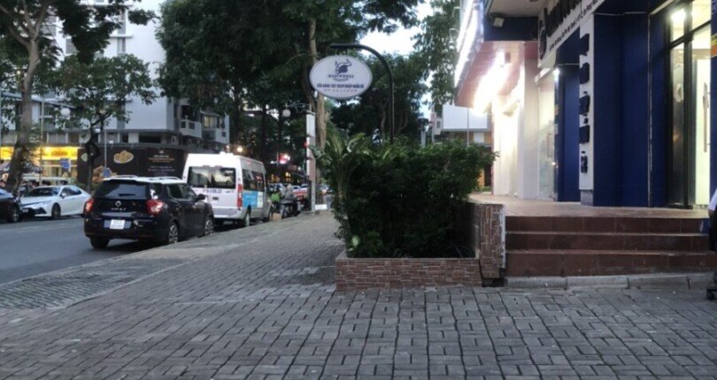 z4453111003562 86769a699813047061a6f85609430d33 810x430 - Cho thuê Shophouse góc Mỹ Khánh, tổng diện tích 162m2 bao gồm 1 trệt, 1 lửng, chiều ngang lên đến 12,5m - Giá: 3500USD/Tháng