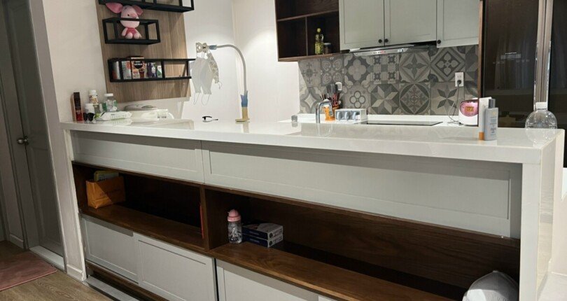 bep can ho ban 810x430 - Bán căn hộ chung cư Scenic Valley 1 , 02pn, nội thất đầy đủ, tầng cao , giá 3.9 tỷ, xem nhà dễ.