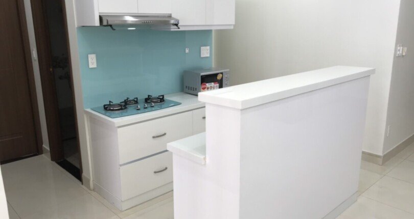 bep can ho cho thue 1 810x430 - Cho thuê căn hộ chug cư Scenic Valley 1, 70m2, 02pn, giá 750usd/tháng, nhà đẹp.