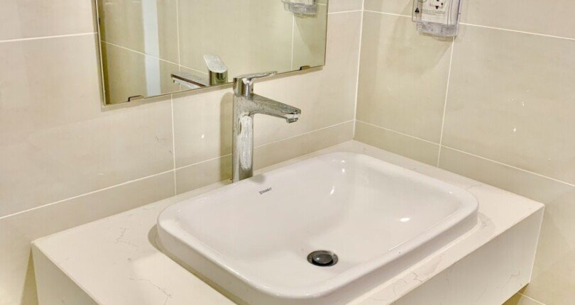 can ban can ho ecogeen khu vuc phong tam Copy Copy 810x430 - CHO THUÊ CĂN HÔ ECOGEEN, 2PN, 2WC, 60M2 GIÁ 15TR/THÁNG
