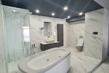 can-canh-toilet-phong-ngu-master