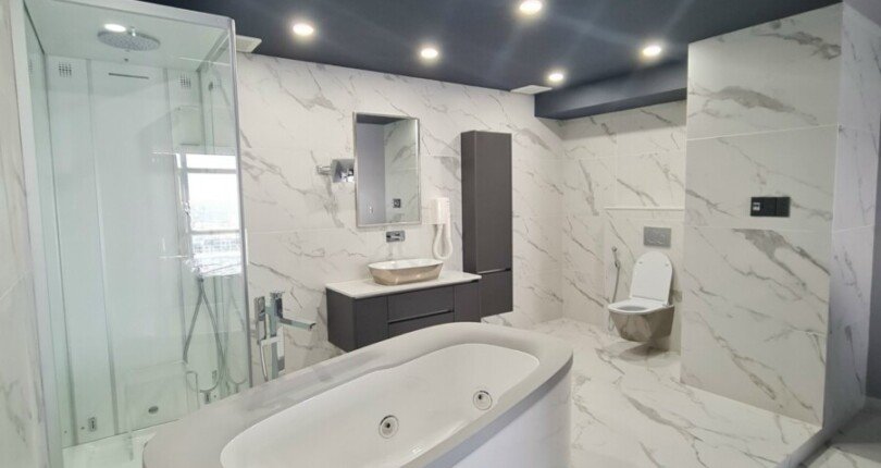 can canh toilet phong ngu master 810x430 - Chính chủ bán gấp căn hộ Riverside Residence Block D 180m2 nội thất cao cấp