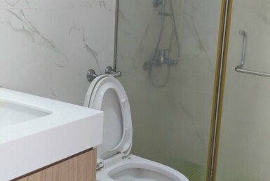 can-ho-co-2-toilet-day-du-thiet-bi