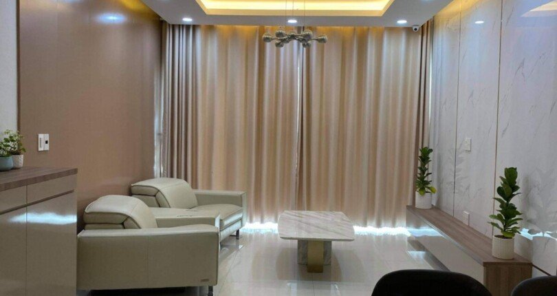 hinh anh phong khach can ho ban 2 810x430 - Bán gấp căn hộ Happy Valley, block H căn 01, Khu R18, lầu cao, view trực diện sông giá 5,550 tỷ