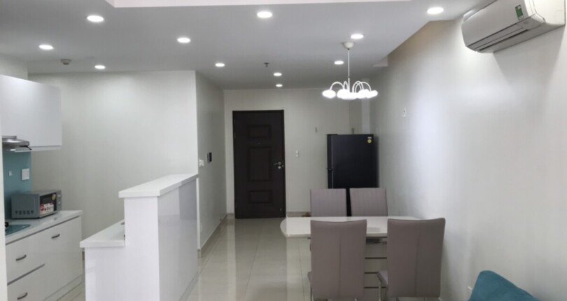 hinh anh phong khach can ho cho thue thoang 1 810x430 - Cho thuê căn hộ chug cư Scenic Valley 1, 70m2, 02pn, giá 750usd/tháng, nhà đẹp.