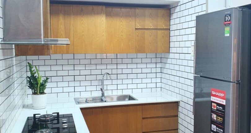 khong gian bep ben trong an ho 810x430 - CHO THUÊ CĂN HỘ HƯNG VƯỢNG 2PN, 1WC, GIÁ 10TR/THÁNG