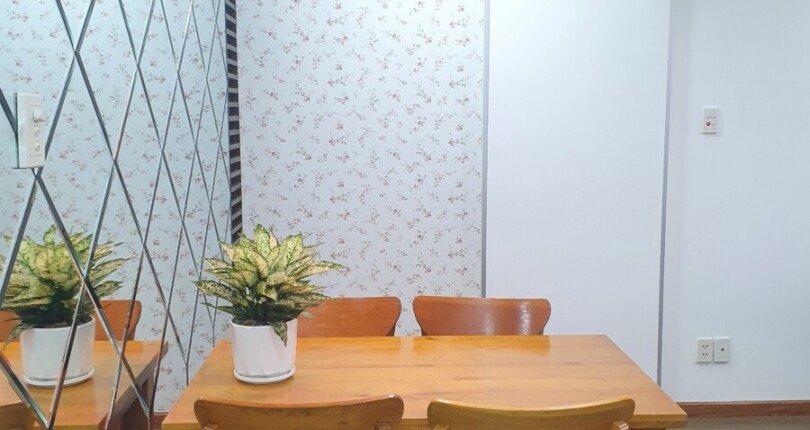 khu vuc ban an ben trong can ho 810x430 - CHO THUÊ CĂN HỘ HƯNG VƯỢNG 2PN, 1WC, GIÁ 10TR/THÁNG