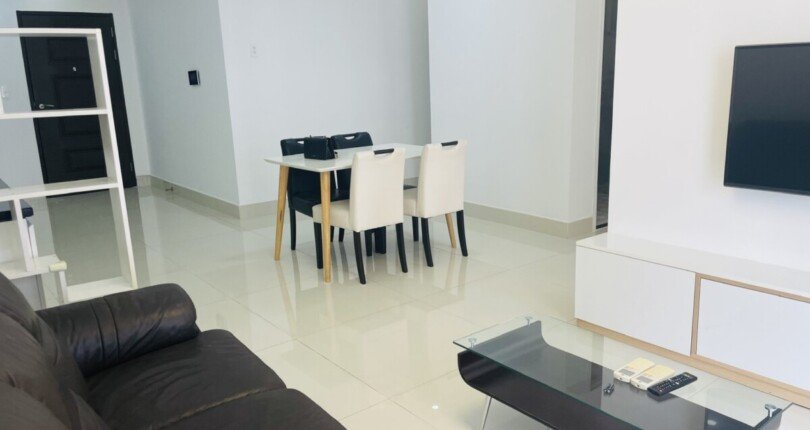 phong khach can ho ban thiet ke hop ly 810x430 - Bán căn hộ chung cư Scenic Valley 1, 70m2, tầng cao, giá 3.750 tỷ, nội thất đầy đủ, nhà đang có hợp đồng thuê.