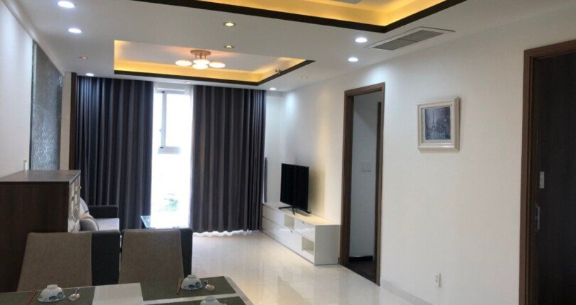 phong khach can ho cho thue 810x430 - Cho thuê căn hộ chung cư Scenic Valley 2,84m2, căn góc, giá 19tr/tháng, nội thất đầy đủ.
