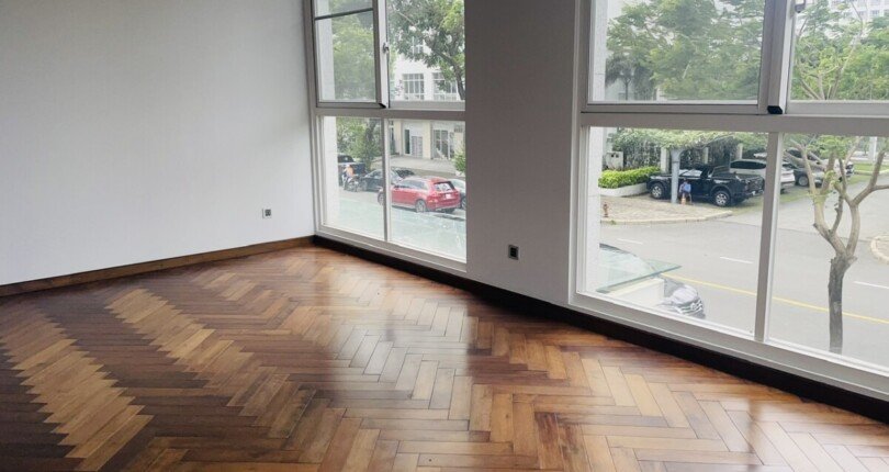 phong masster shop can cho thue 810x430 - Cho thuê Shop chung cư Happy Premier, 150m2, giá 2.500usd/tháng, nội thất đầu tư cơ bản.