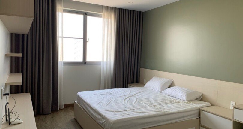 phong ngu can ho ban 1 810x430 - Bán căn hộ chung cư Green Valley , 96m2, tầng 8 giá , 5.450 tỷ, nội thất đầy đủ, view sân golf.