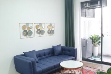 sofa-ben-trong-can-ho