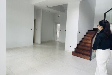 tang-tret-shop-cho-thue