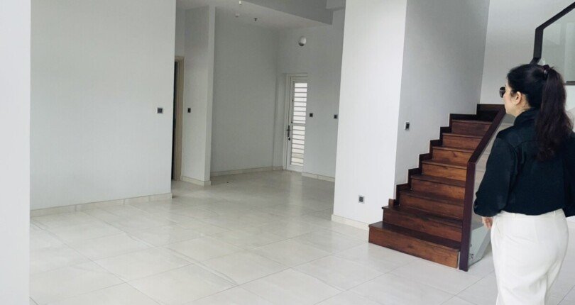 tang tret shop cho thue 810x430 - Cho thuê Shop chung cư Happy Premier, 150m2, giá 2.500usd/tháng, nội thất đầu tư cơ bản.