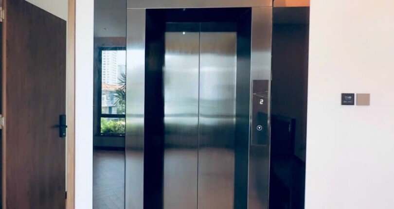 thang may trong biet thu ban 810x430 - Mua bán nhà đất Khu biệt thự Phú Mỹ Hưng T7/2023