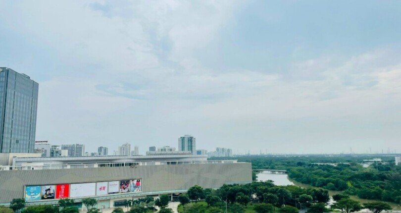 view can ho ban 810x430 - Bán căn hộ chung cư Scenic Valley 1, giá 3.9 tỷ, nội thất đầy đủ, nhà đang trống, view nhìn Crescent Mall.