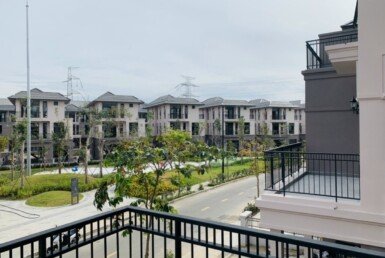 view-nhin-tu-ban-cong-biet-thu-ban