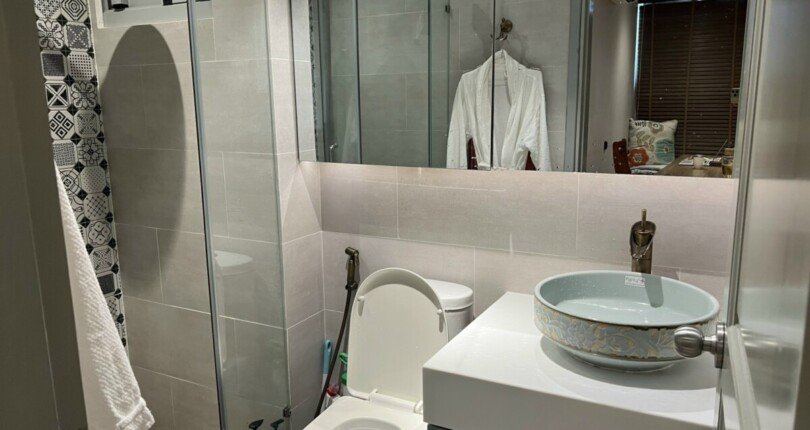 wc can ho ban 810x430 - Bán căn hộ chung cư Scenic Valley 1 , 02pn, nội thất đầy đủ, tầng cao , giá 3.9 tỷ, xem nhà dễ.