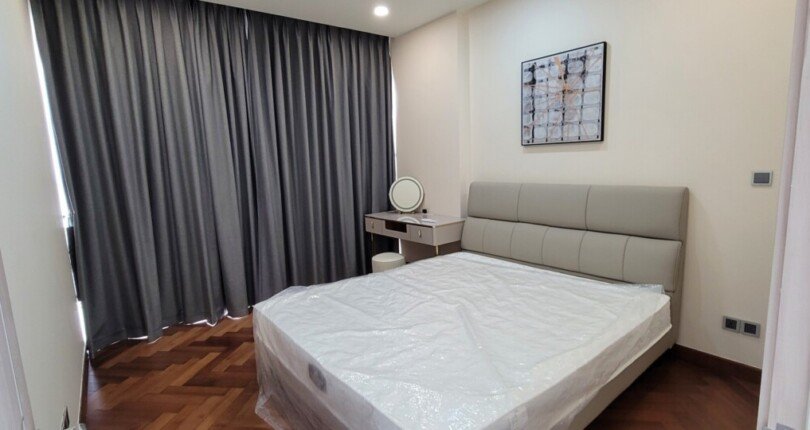 z4511903146731 1f4a32ce2425f9b94f7f829d0cc988b4 810x430 - Cho thuê căn hộ cao cấp Midtown The Symphony 3PN, 2WC, View sông, Full nội thất sang trọng - Giá: 1800/ Tháng