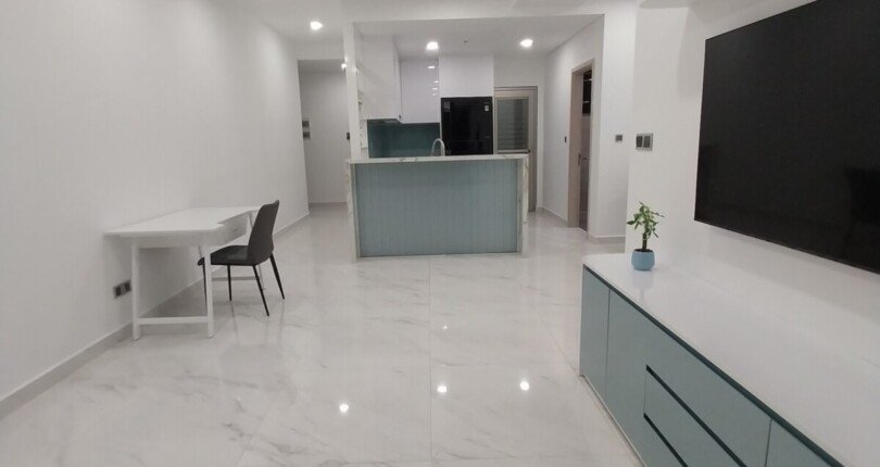 z4512855638997 cfe9acc2f35c9fd7351036582d502ca3 810x430 - Cho thuê căn hộ cao cấp Midtown The Symphony 2PN, 2WC, Full nội thất sang trọng - Giá: 30Tr/Tháng