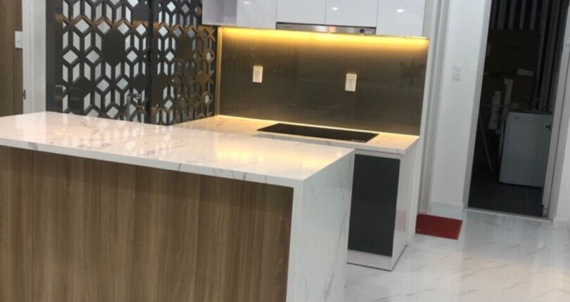 bep can ho ban 3 810x430 - Cần bán căn hộ chung cư Scenic Valley 2, 77m2, tầng cao, giá 3.990 tỷ, nội thất đầy đủ.