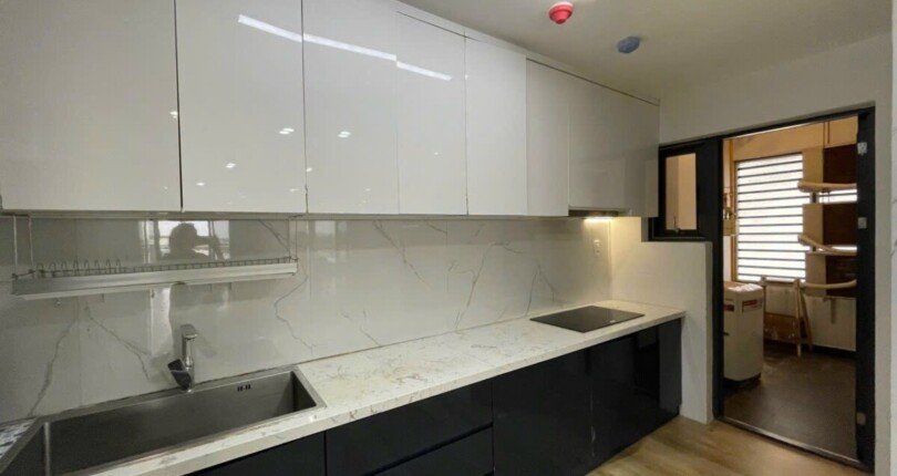 bep trong can ho ban 810x430 - Mua bán căn hộ Chung cư Nam Phúc, căn góc view công viên, giá 8,4 tỷ