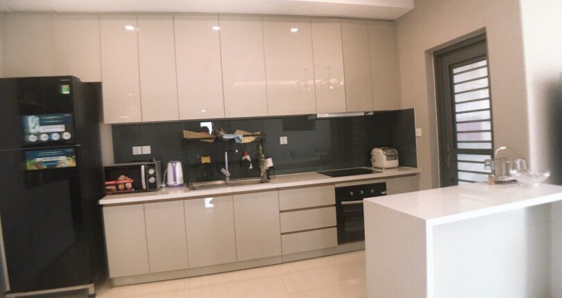 can canh khong gian bep mo 810x430 - Mua bán căn hộ Chung cư Riverpark Premier T8/2023 giá rẻ