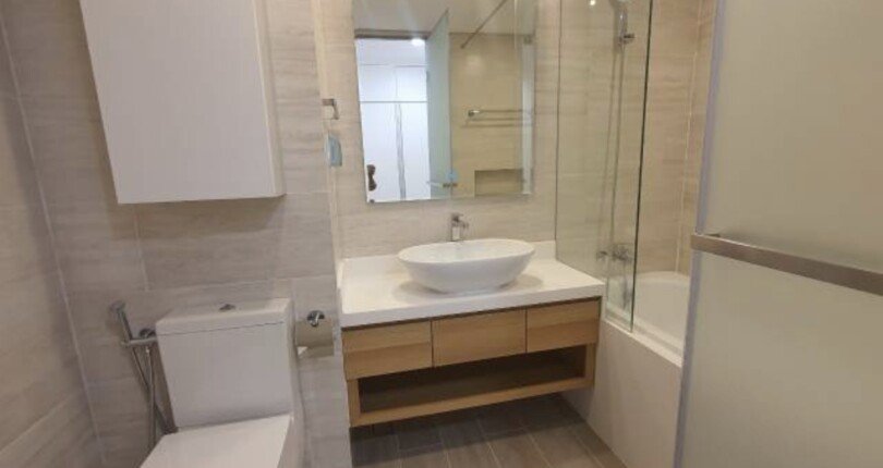 can ho co 2 toilet day du thiet bi 1 810x430 - Bán gấp căn hộ B7.02 chung cư Midtown M7, view trực diện sông và hồ bơi