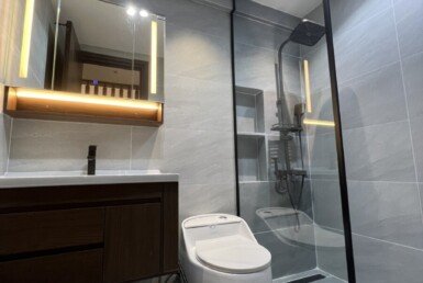 can-ho-co-2-toilet-day-du-thiet-bi