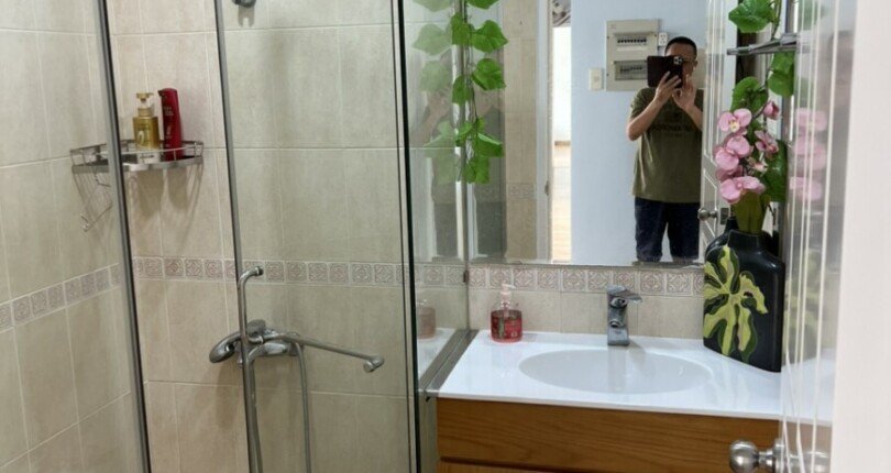can ho co 2 toilet day du thiet bi nhu hinh 810x430 - Mua bán căn hộ Cảnh Viên 2 T8/2023 giá rẻ