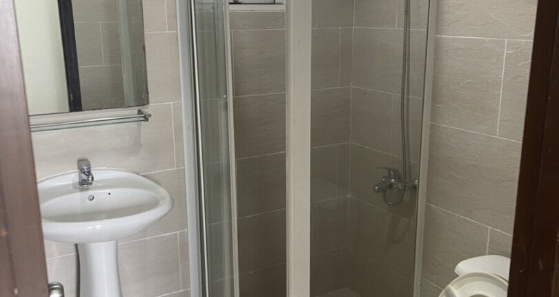 can ho co 2 toilet day du trang thiet bi 810x430 - Bán căn hộ Chung cư Grand View, Quận 7 giá 5,8 tỷ