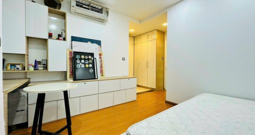 can ho gom 3 phong ngu day du noi that 810x430 - Bán gấp căn hộ Star Hill, 3 phòng ngủ, view hồ bơi, đầy đủ nội thất, giá 4,650 tỷ có ô xe