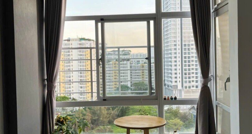 cho thue can ho sky garden 3 10 13 810x430 - Cho thuê căn hộ Sky Garden 3. DT 56m2 View hồ bơi rất đẹp- Nhà đủ nội thất- Giá 12 Triệu/Tháng