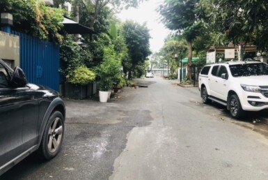 hinh-anh-duong-truoc-nha-biet-thu-ban