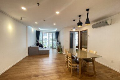 hinh-anh-phong-khach-can-ho-ban