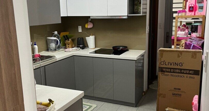 khong gian bep rong rai 1 810x430 - Bán gấp căn hộ Scenic Valley 1, 110m2, 3pn, lầu cao, giá 6 tỷ