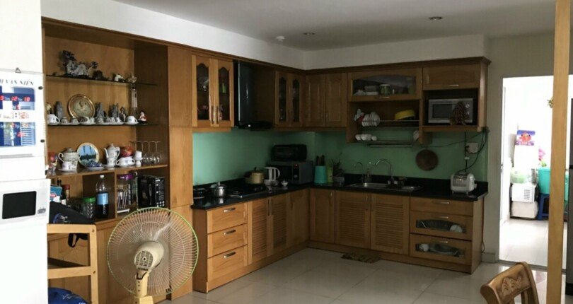 khong gian phong bep trong can ho 810x430 - Bán gấp căn hộ Riverside Residence block A view sông giá rẻ