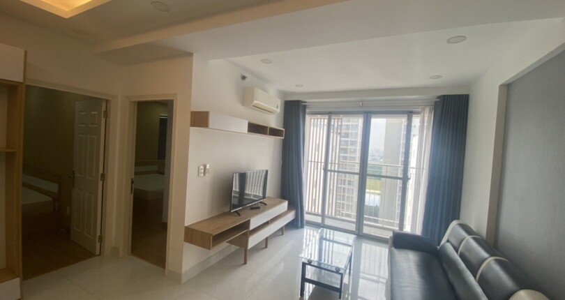 phong khach can ho ban 1 810x430 - Bán căn hộ chung cư Scenic Valley 1, 77m2 căn góc, tầng cao, giá 4 tỷ, nội thất đầy đủ.