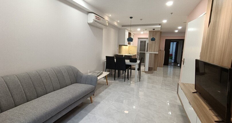 phong khach can ho cho thue 4 810x430 - Cho thuê căn hộ chung cư Scenic Valley 1, 80m2, giá 1000usd/tháng, nhà đang trống , xem nhà dễ.