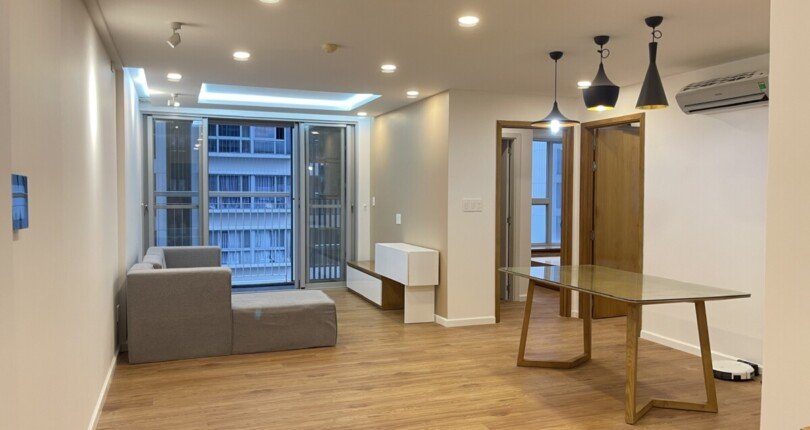 phong khach can ho cho thue 810x430 - Bán căn hộ 77m2, chung cư Scenic Valley 1, giá 4.2 tỷ, nhà đang có hợp đồng thuê ổn định.