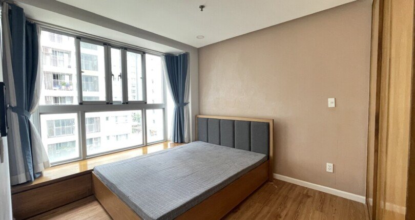 phong ngu can ho ban 3 810x430 - Cần bán căn hộ chung cư Scenic Valley 1, 77m2, căn góc, giá 4.250 tỷ, nha 2đang có hợp đồng thuê.