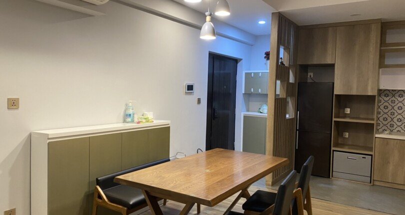 toan canh phong khach can ho ban 810x430 - Bán căn hộ Green Valley , 89m2, căn góc, giá 5 tỷ, nội thất đầy đủ, nhà đang có hợp đồng thuê.