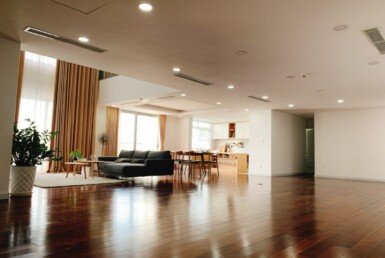 toan-canh-phong-khach-penthouse-chao-ban