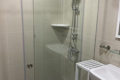 toilet-trang-bi-day-du